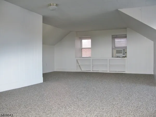 $2,025 | 41 Bridge Street, Frenchtown, NJ 08825