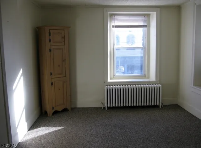 $2,150 | 41 Bridge Street, Frenchtown, NJ 08825