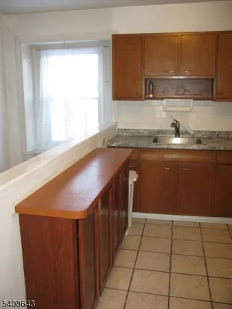 $2,025 | 41 Bridge Street, Frenchtown, NJ 08825