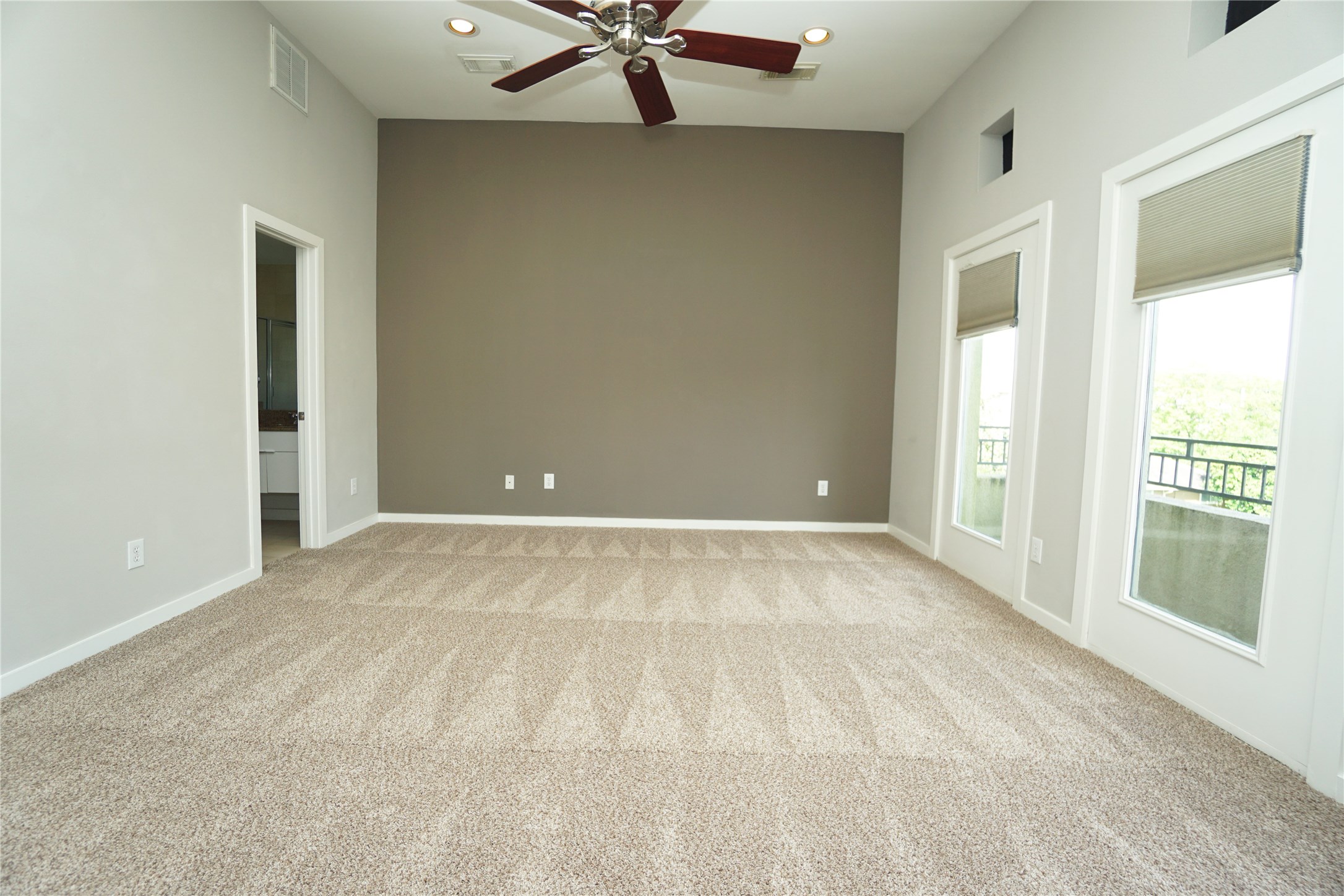 4313 Feagan Street, Unit A Houston, TX 77007 - Photo 11 of 20 a view of an empty room with a window