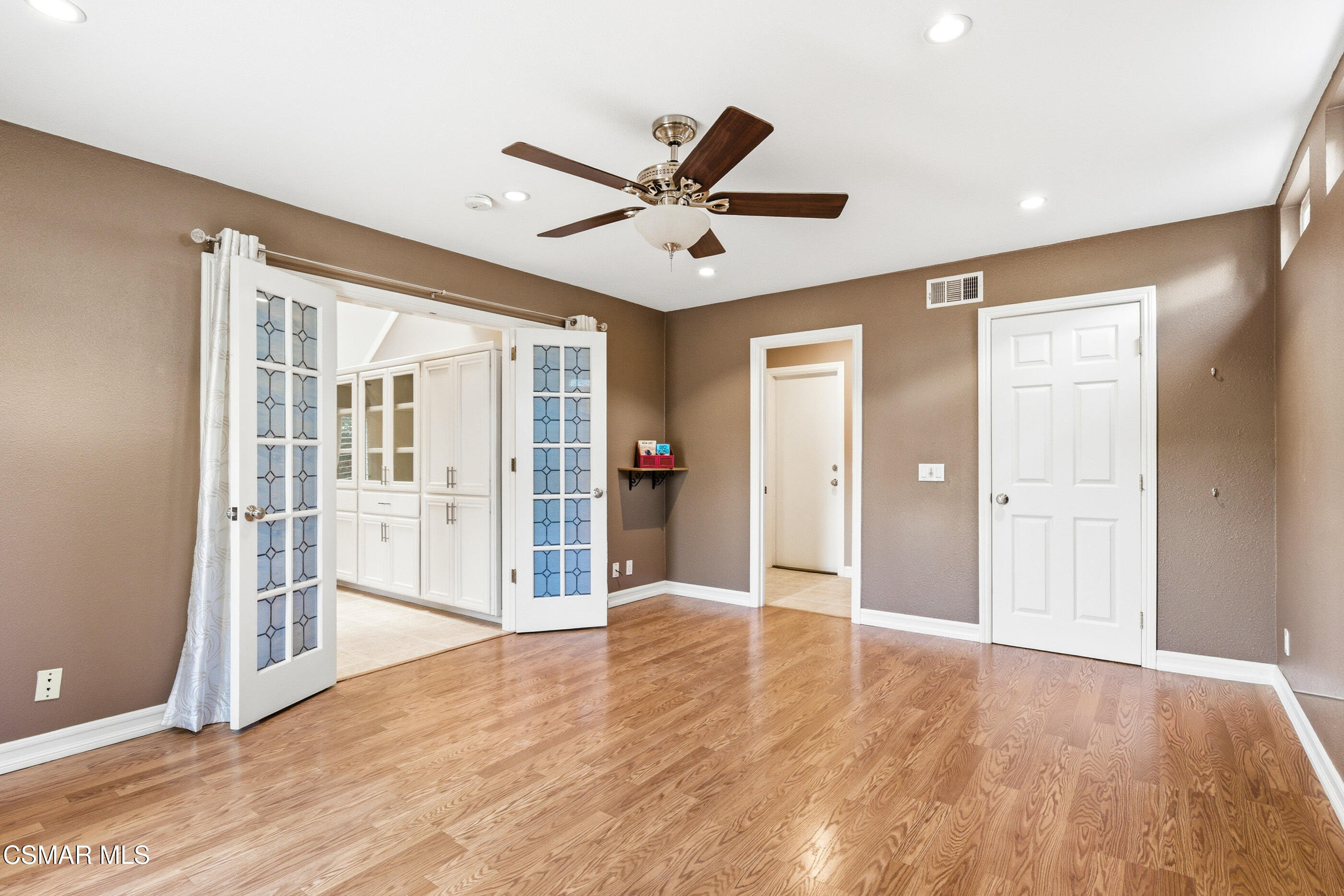 2058 Coleman Court Simi Valley, CA 93063 - Photo 26 of 60 2058 Coleman Ct Simi Valley-25