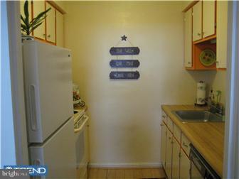 61 Llanfair Road, Unit C3 Ardmore, PA 19003 - Photo 4 of 12 Kitchen