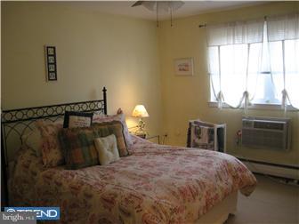 61 Llanfair Road, Unit C3 Ardmore, PA 19003 - Photo 5 of 12 Bedroom - Main