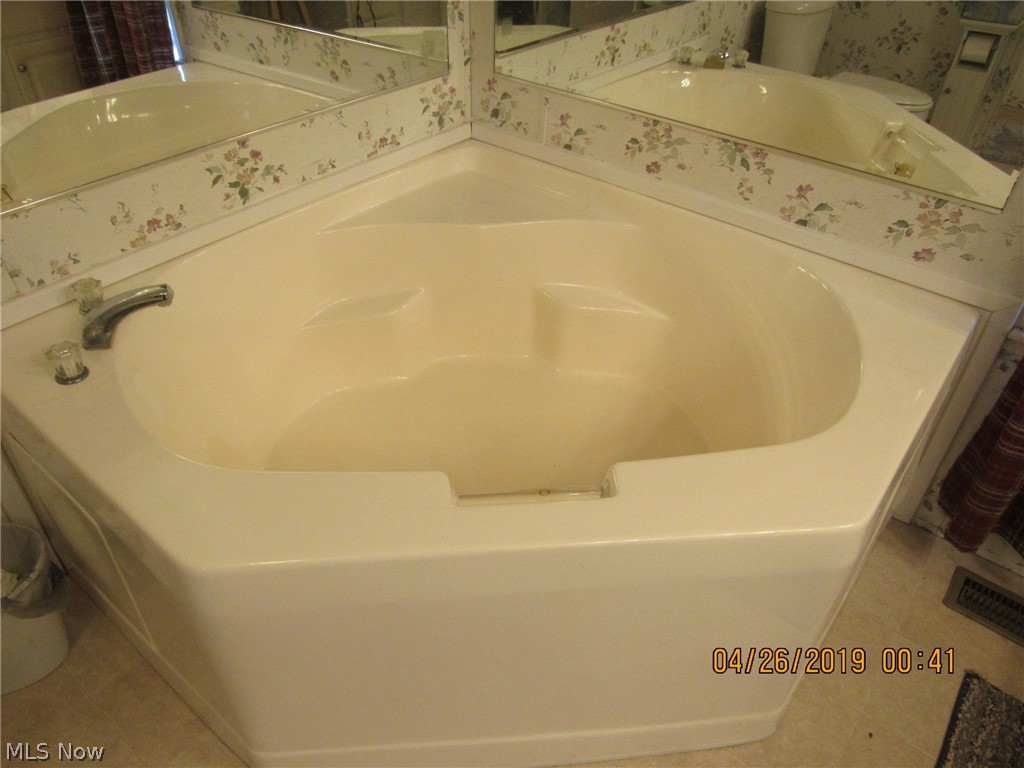 4502 Tower Road Dorset, OH 44032 - Photo 14 of 16 If you like taking baths...this tub's for you!