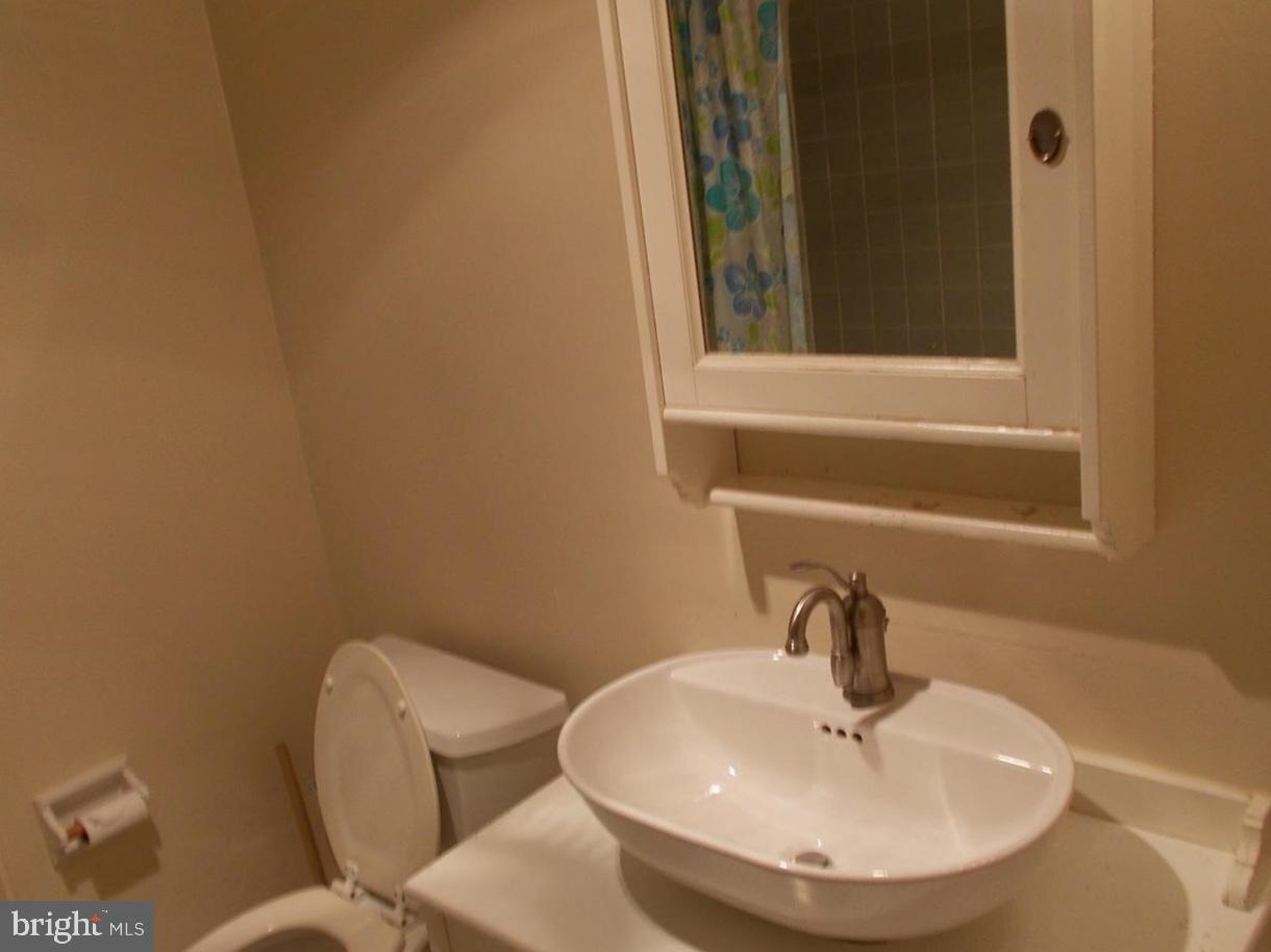 9250 Edwards Way, Unit 207A Hyattsville, MD 20783 - Photo 10 of 11 bathroom