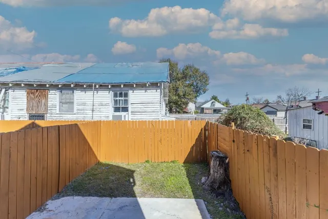 $2,000 | 2329 Columbus Street, New Orleans, LA 70119