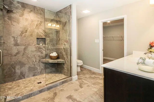 $429,900 | 8111 Zenith Lane, Powell, TN 37849