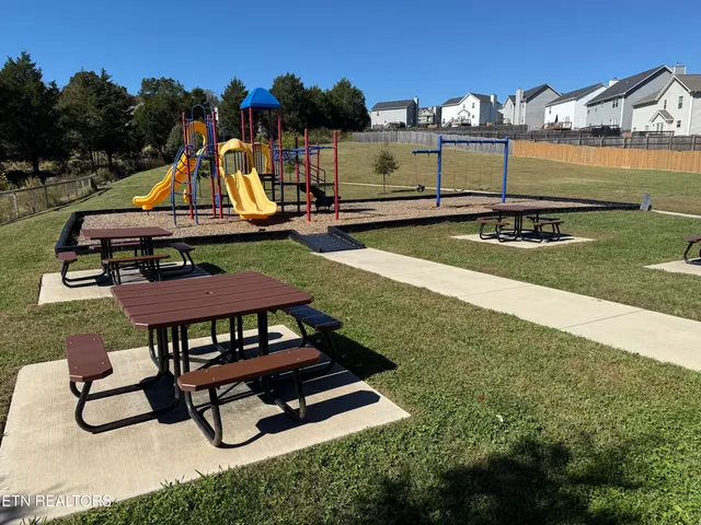 $429,900 | 8111 Zenith Lane, Powell, TN 37849