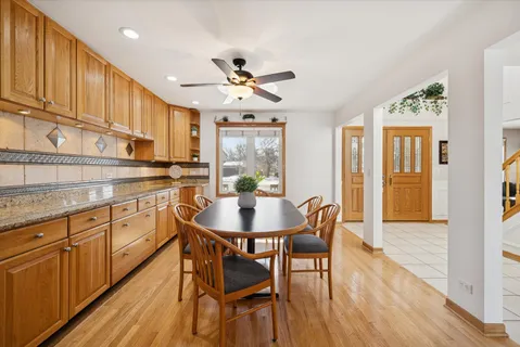 $1,199,000 | 1424 East Jonquil Circle, Arlington Heights, IL 60004