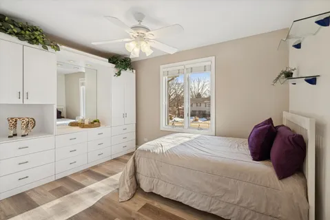 $1,199,000 | 1424 East Jonquil Circle, Arlington Heights, IL 60004