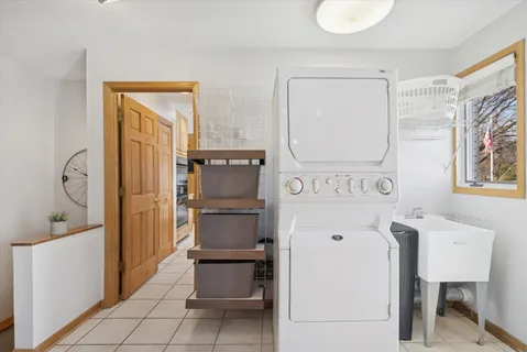 $1,199,000 | 1424 East Jonquil Circle, Arlington Heights, IL 60004