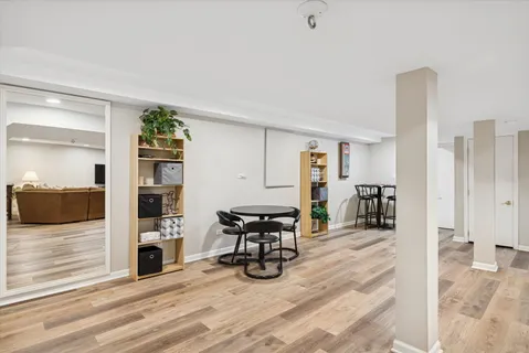 $1,199,000 | 1424 East Jonquil Circle, Arlington Heights, IL 60004