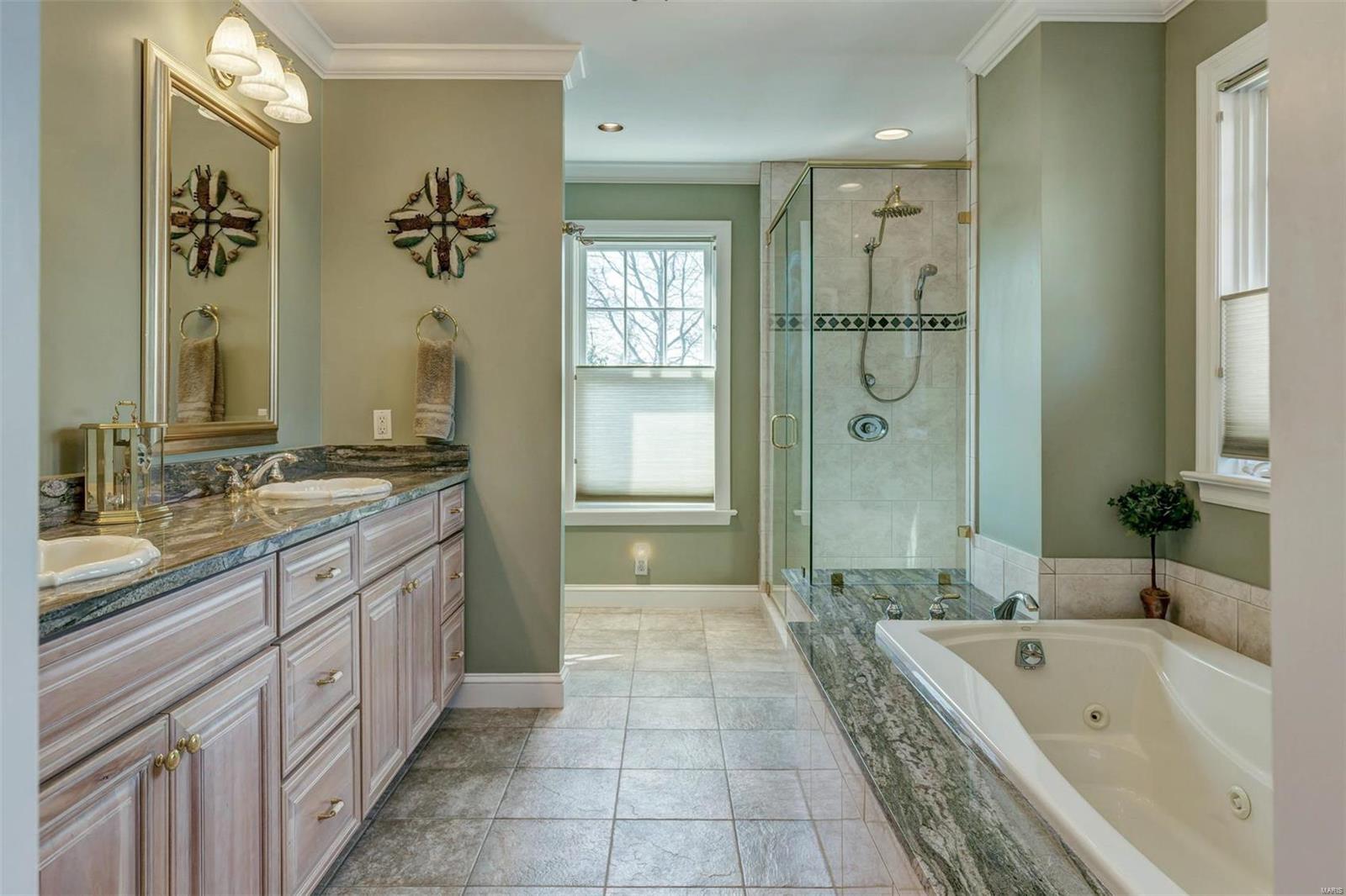 10024 Conway Road Ladue, MO 63124 - Photo 13 of 28