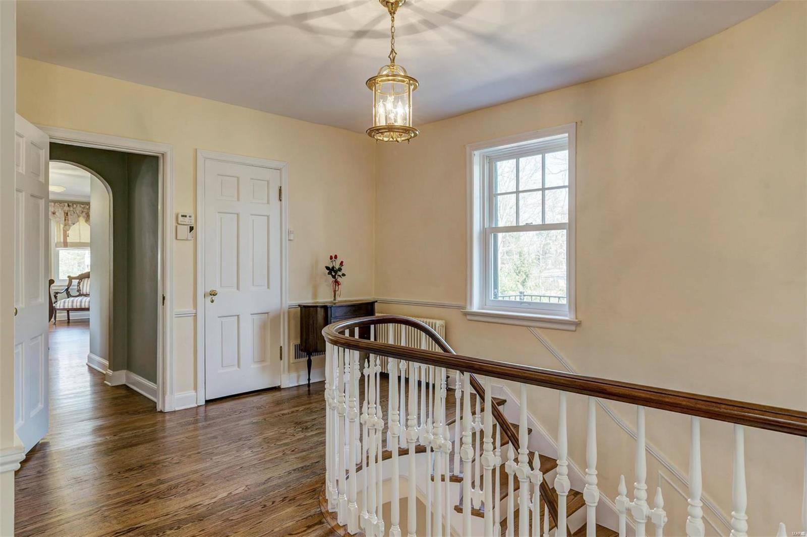 10024 Conway Road Ladue, MO 63124 - Photo 10 of 28