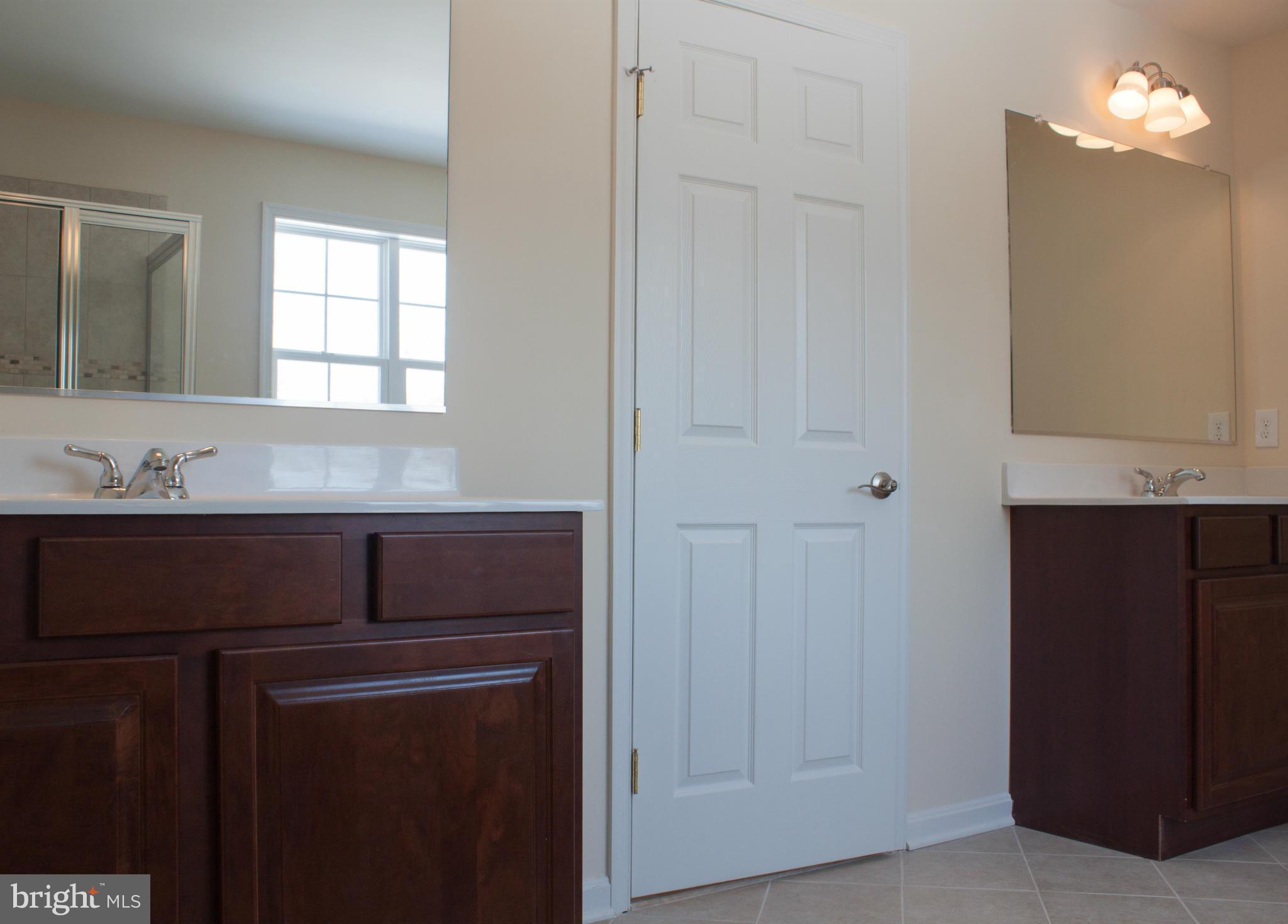 346 Forest Beach Road Annapolis, MD 21409 - Photo 14 of 20 Dual Vanities