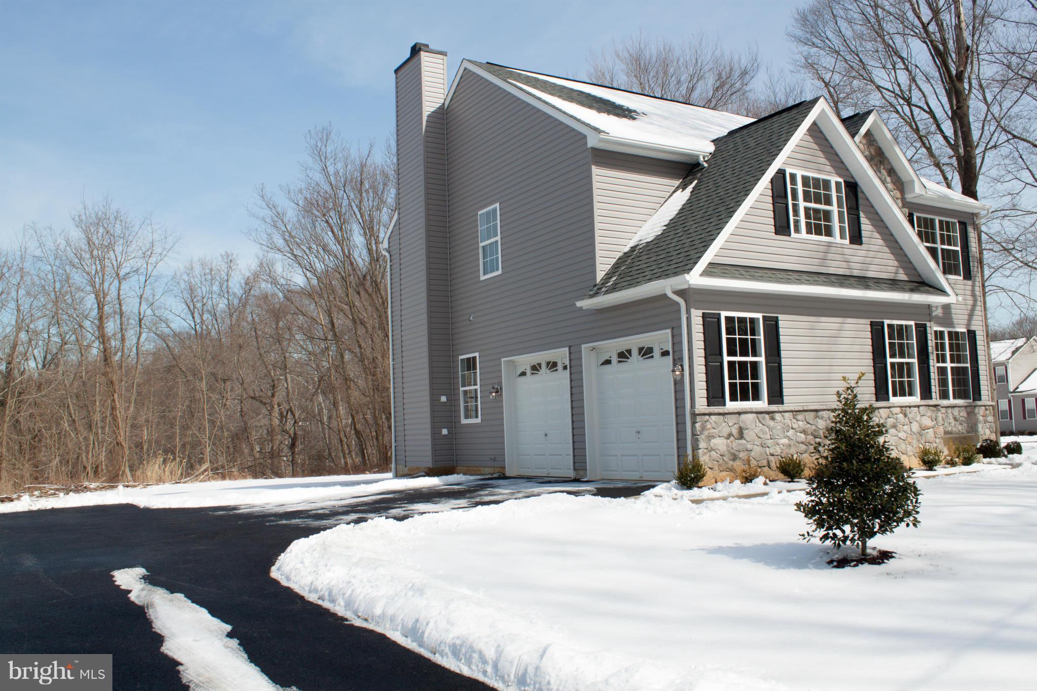 346 Forest Beach Road Annapolis, MD 21409 - Photo 20 of 20 2-Car Garage