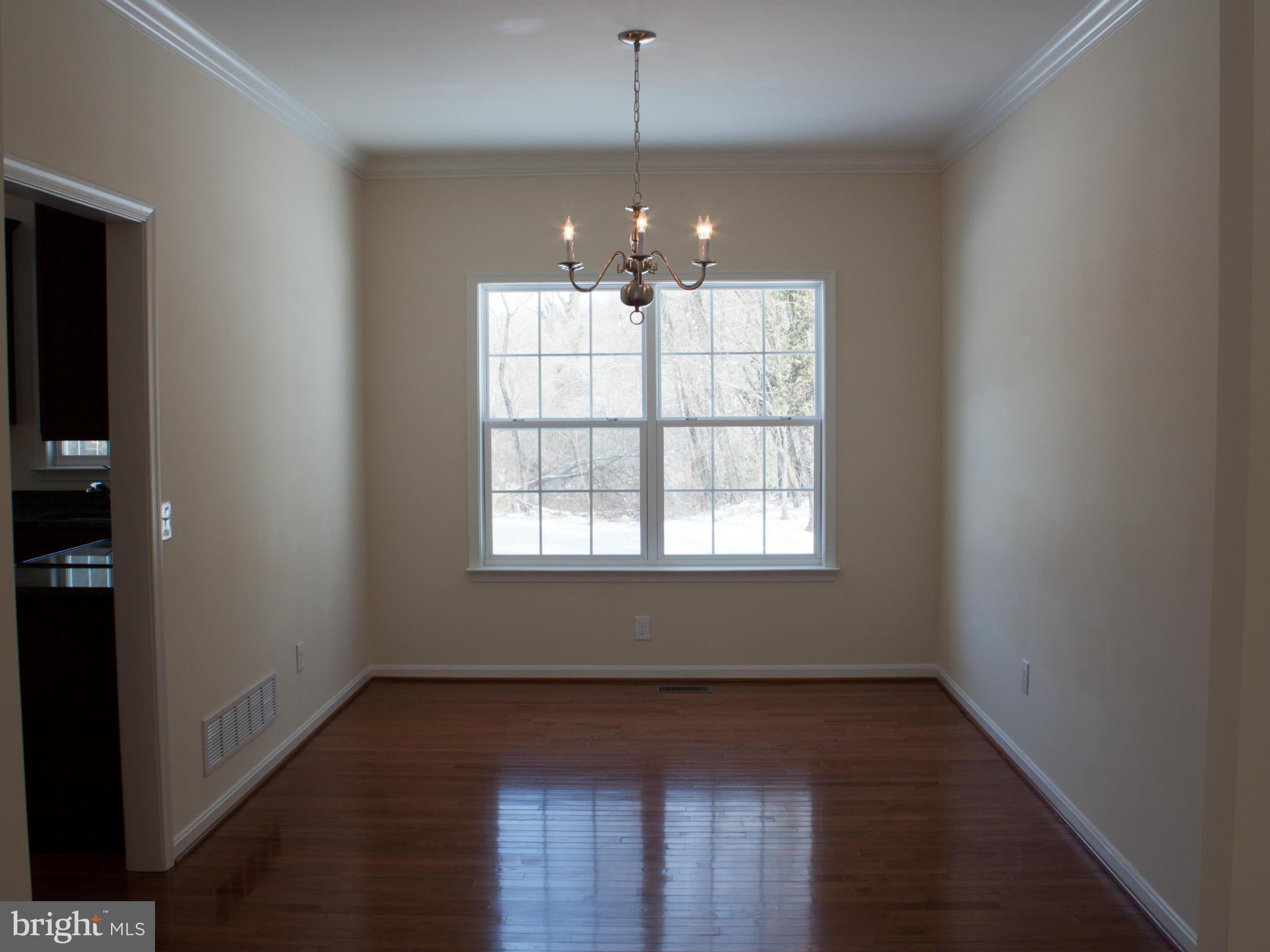 346 Forest Beach Road Annapolis, MD 21409 - Photo 8 of 20 Dining Room