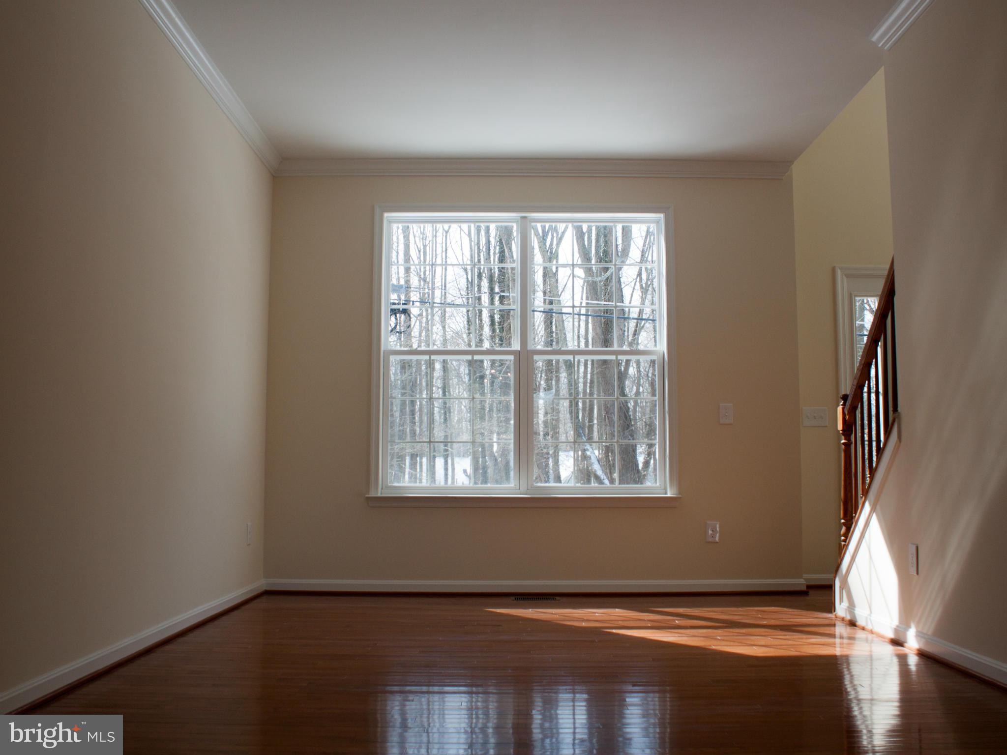 346 Forest Beach Road Annapolis, MD 21409 - Photo 9 of 20 Formal Living Room