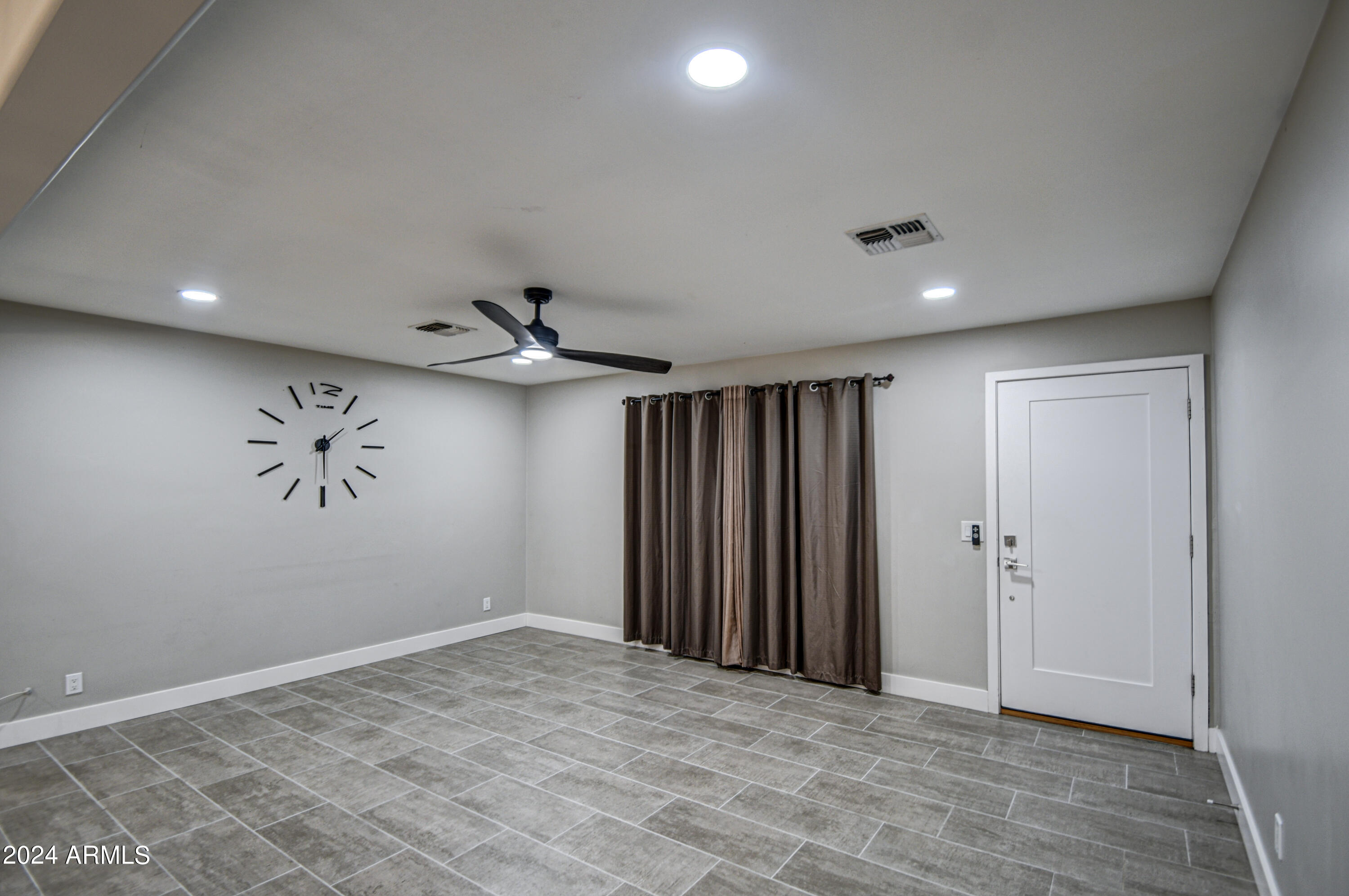 3413 West Bloomfield Road Phoenix, AZ 85029 - Photo 9 of 39 Living Room 4