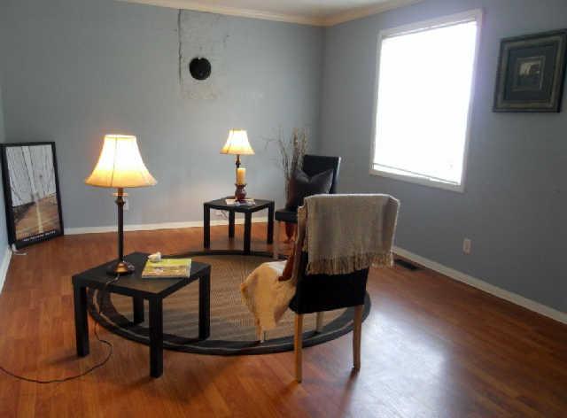 7852 Tatum Road Lyles, TN 37098 - Photo 2 of 19 Living room .