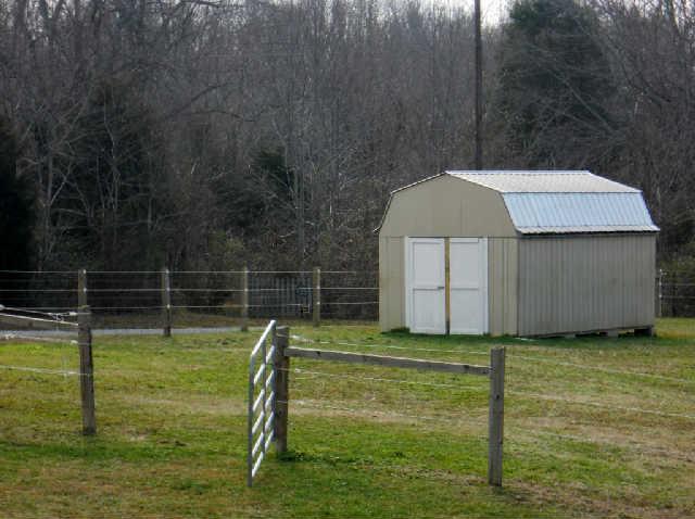 7852 Tatum Road Lyles, TN 37098 - Photo 17 of 19 Storage building stays