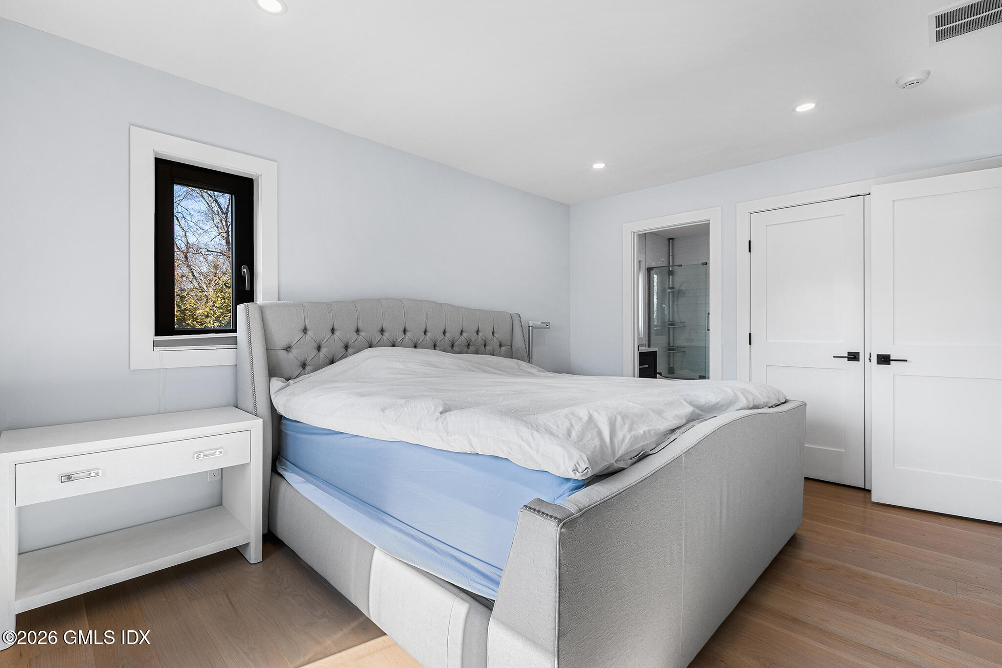 31 Thorn Hill Road Riverside, CT 06878 - Photo 12 of 31 31 Thornhill Rd, Riverside, CT-32