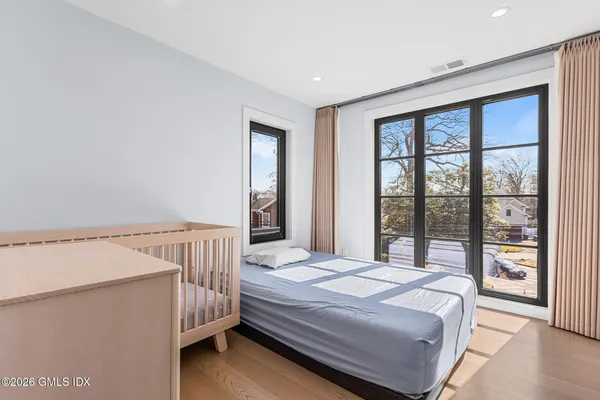 $2,100,000 | 31 Thorn Hill Road, Riverside, CT 06878
