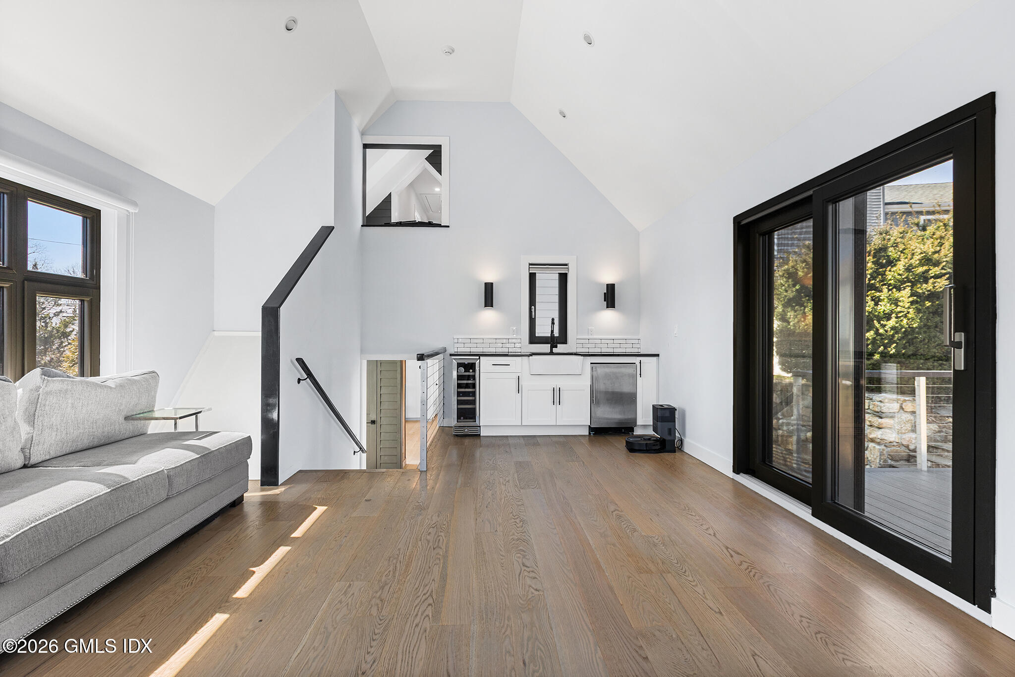 31 Thorn Hill Road Riverside, CT 06878 - Photo 10 of 31 31 Thornhill Rd, Riverside, CT-23