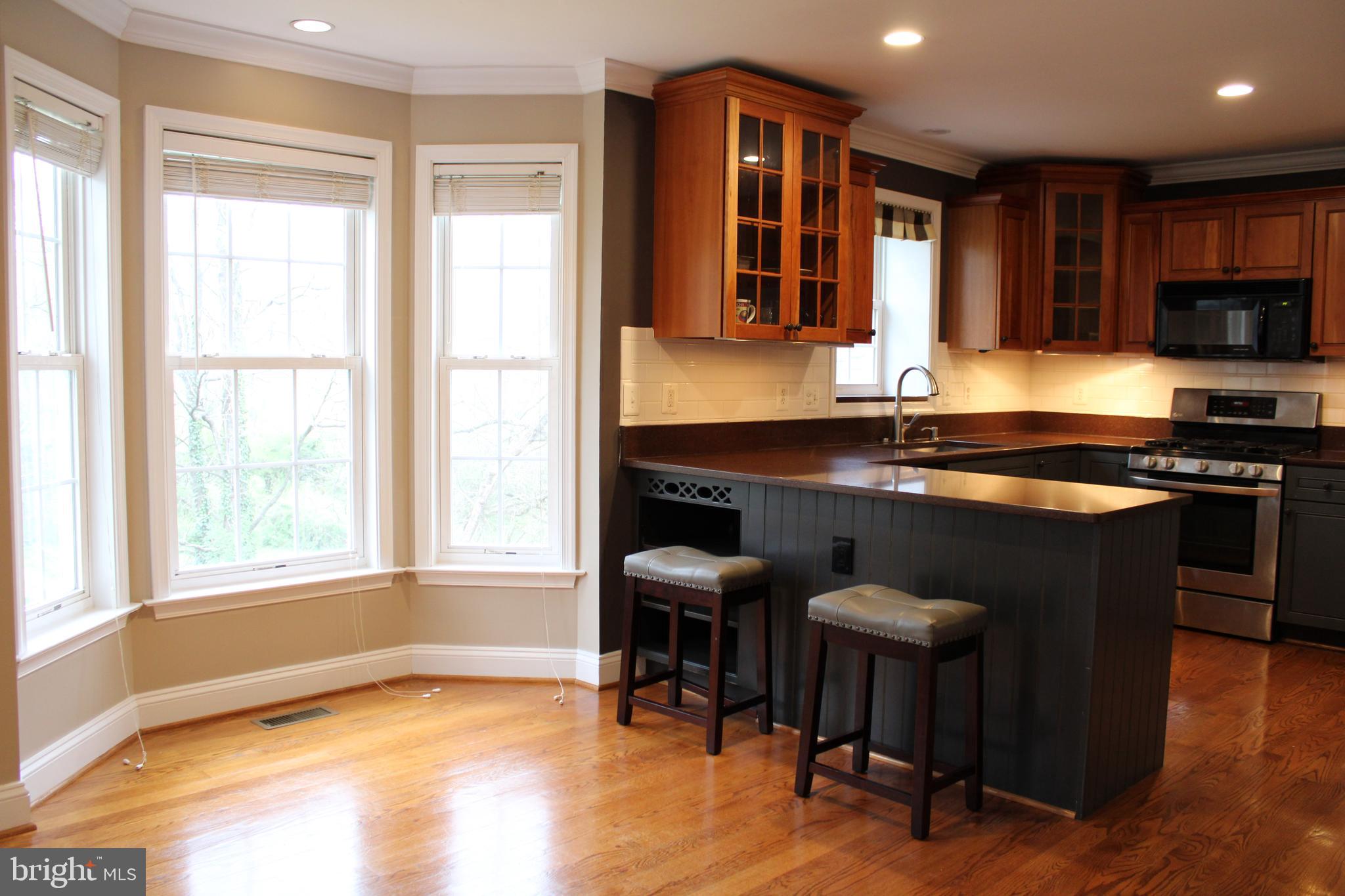 486 Tiger Valley Road Washington, VA 22747 - Photo 4 of 26 Kitchen with Dining area
