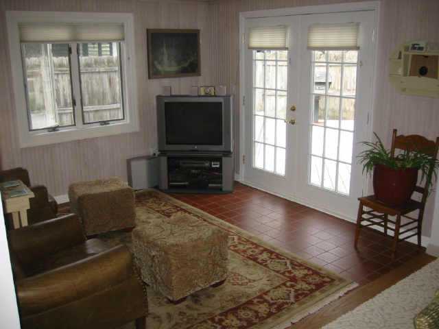 302 North Ardmore Road Columbus, OH 43209 - Photo 2 of 11