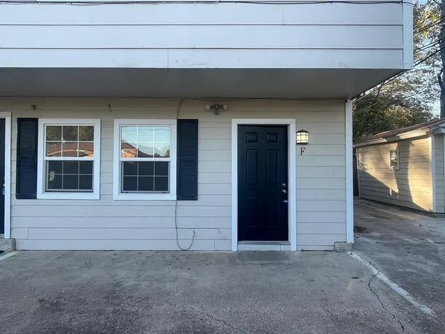 $975 | 307 East Mitchell Street, Unit F, Arlington, TX 76010