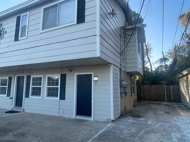 $975 | 307 East Mitchell Street, Unit F, Arlington, TX 76010