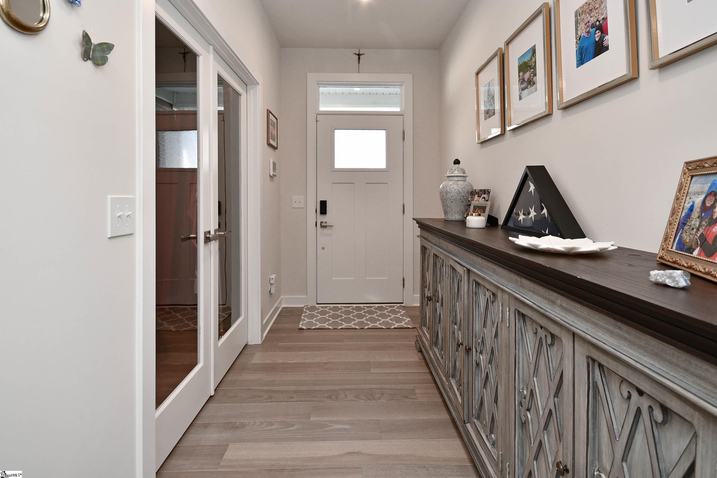 440 Oswego Court Greenville, SC 29607 - Photo 5 of 50