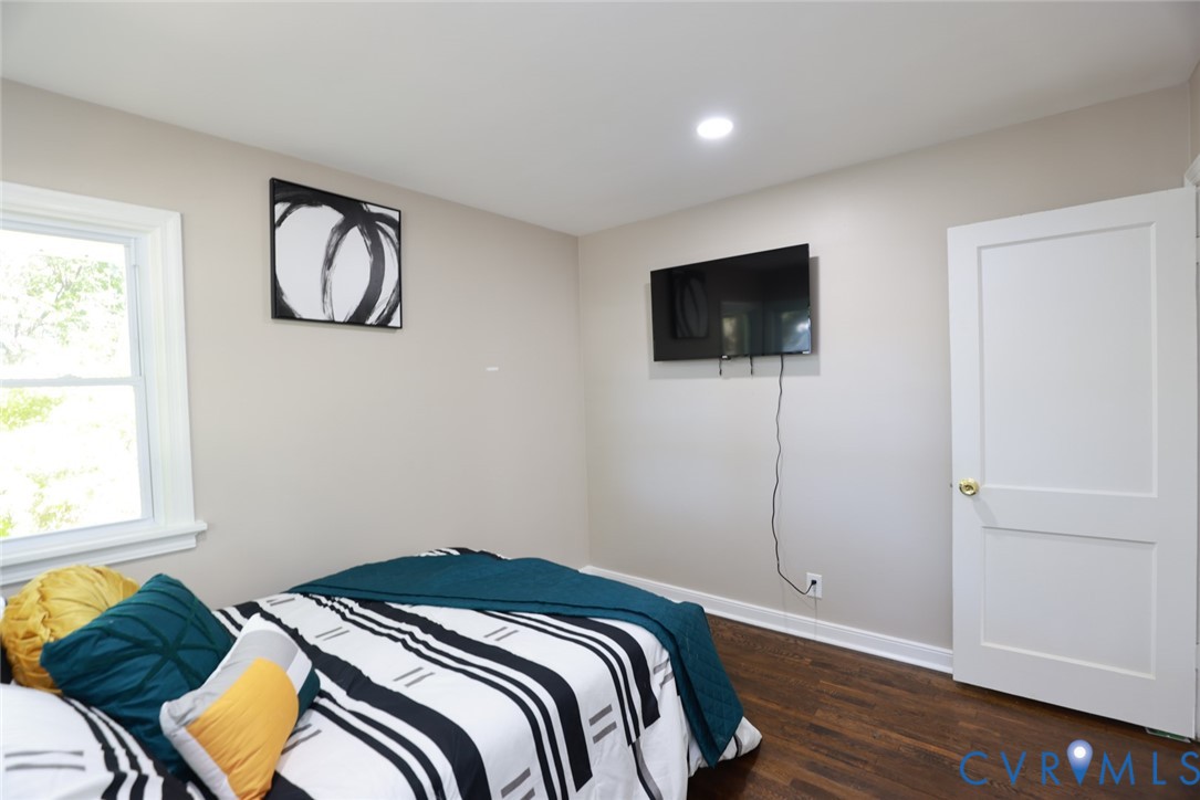 3007 Dunwick Road Richmond, VA 23230 - Photo 10 of 49 Recessed ceiling lighting, wood-finish flooring, a