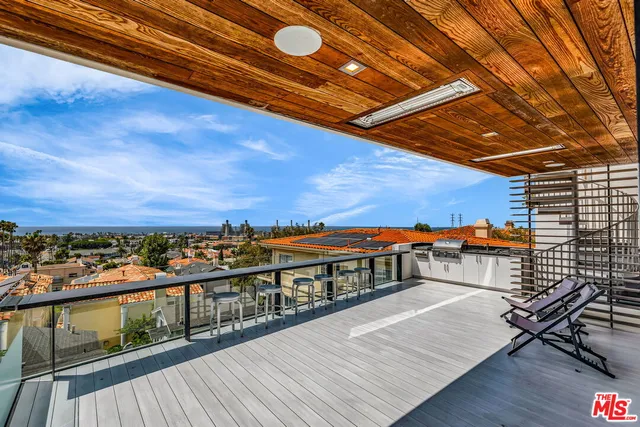 a view of balcony with city view