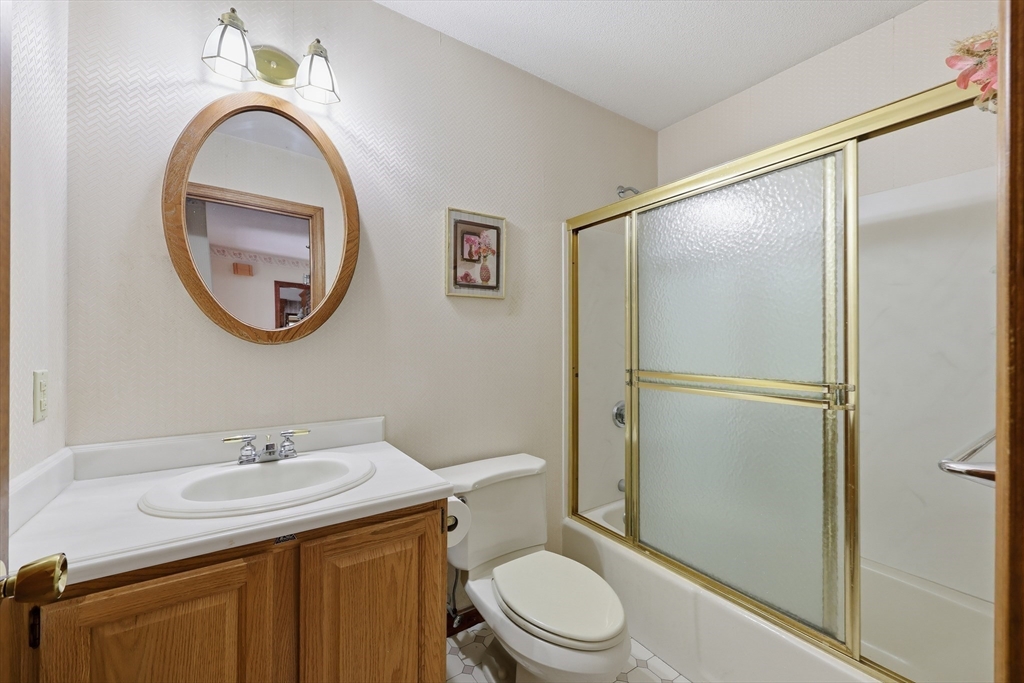 53 Hampden Road East Longmeadow, MA 01028 - Photo 23 of 32