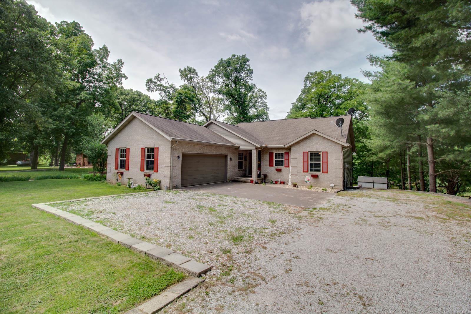 18 Maple Drive Dorsey, IL 62021 - Photo 3 of 48