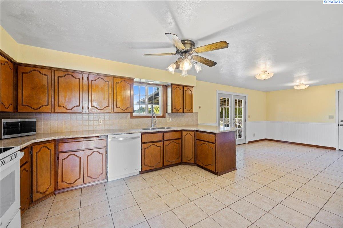 210404 East Schuster Road Kennewick, WA 99337 - Photo 8 of 33 Gallery Image 8