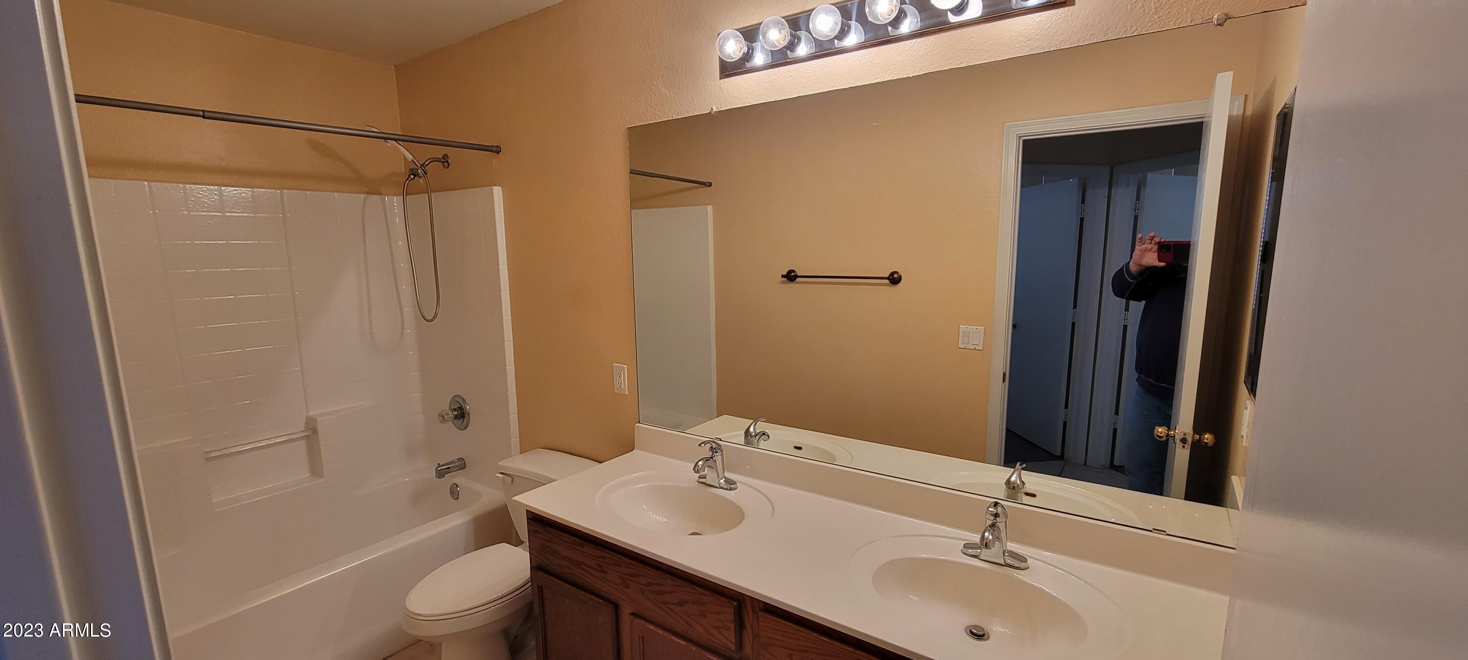 12743 West Merrell Street Avondale, AZ 85392 - Photo 9 of 13 Guest Bath