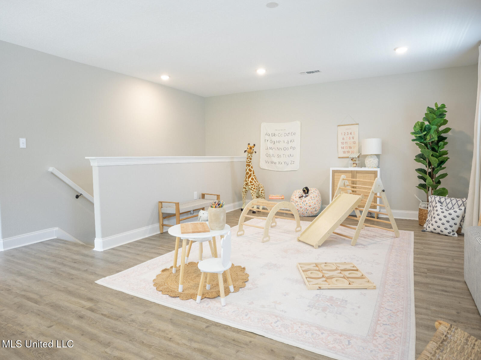 204 Savannah Gdns Road Ocean Springs, MS 39564 - Photo 16 of 23 Claiborne_E254_Loft2