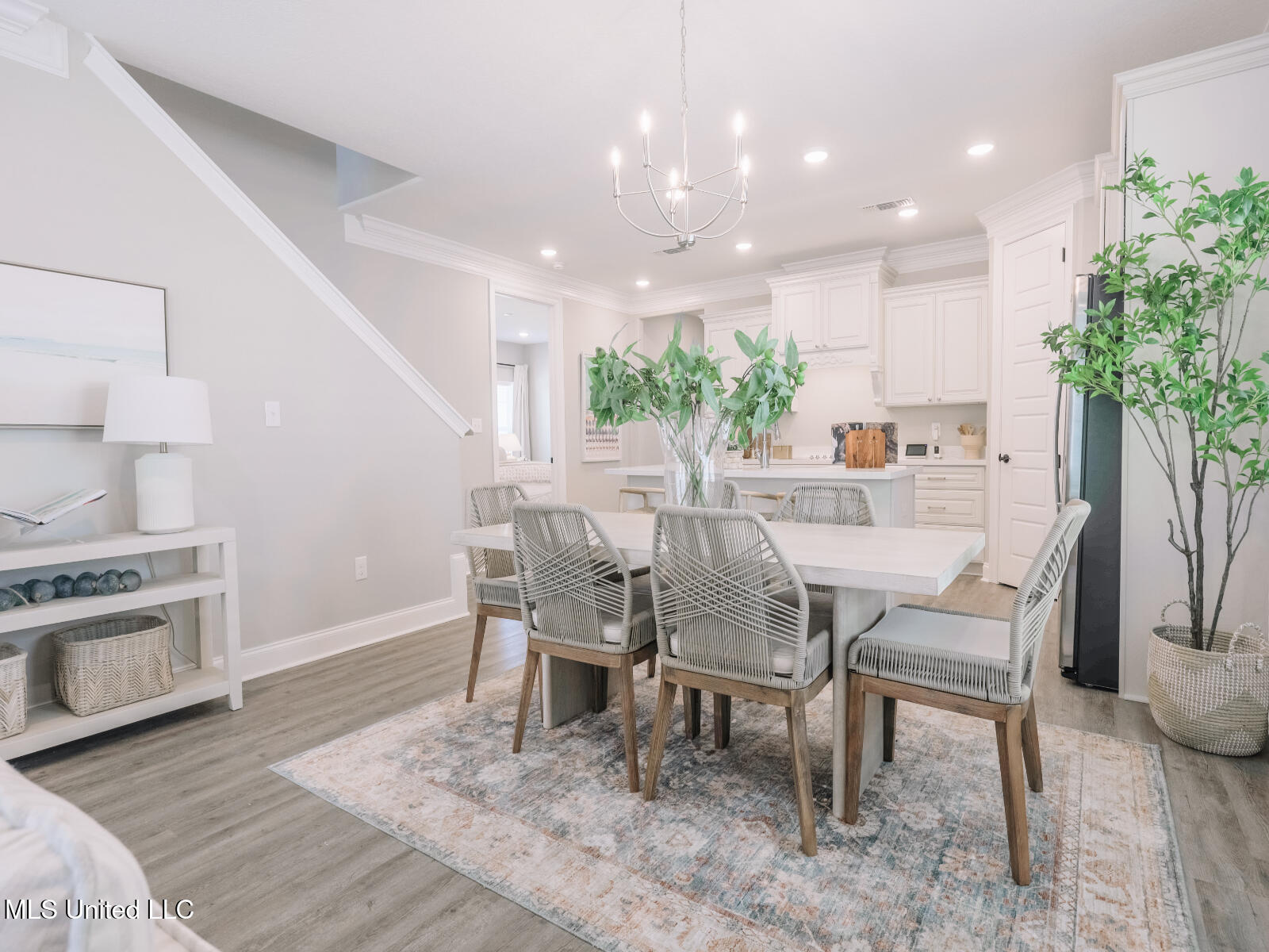 204 Savannah Gdns Road Ocean Springs, MS 39564 - Photo 8 of 23 Claiborne_E254_Dining2
