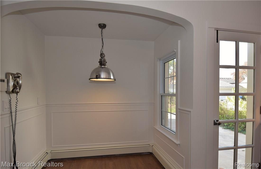 1491 Oxford Road Grosse Pointe, MI 48236 - Photo 4 of 46 breakfast nook.JPG