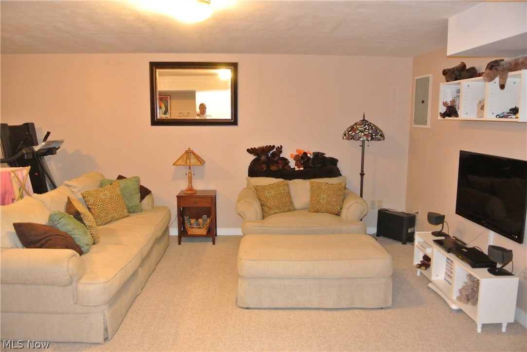 1617 Arndale Road Stow, OH 44224 - Photo 28 of 32 1617 Rec Room