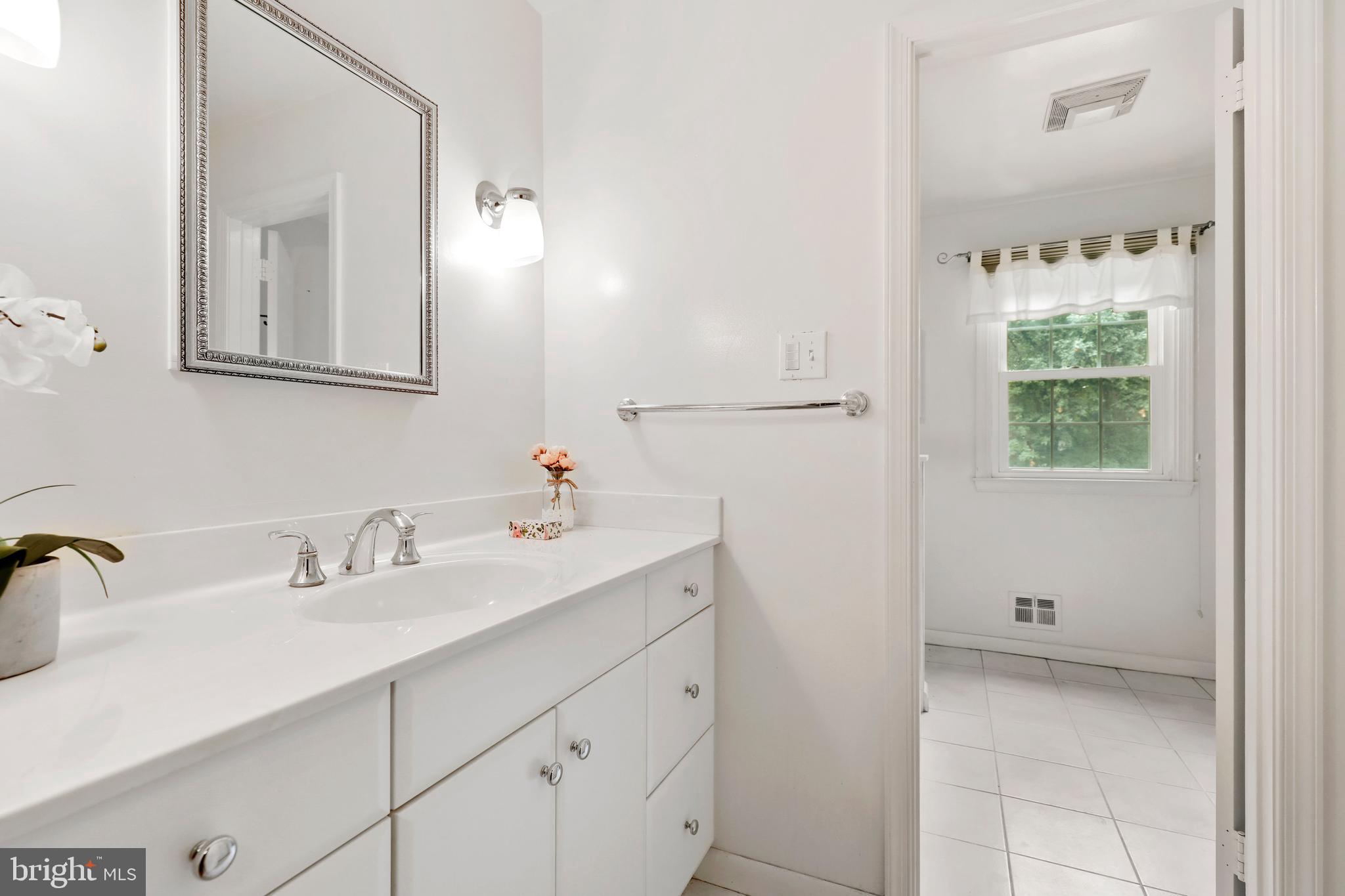 2206 Forest Ridge Road Lutherville-Timonium, MD 21093 - Photo 27 of 49 Upper Level Full Bath