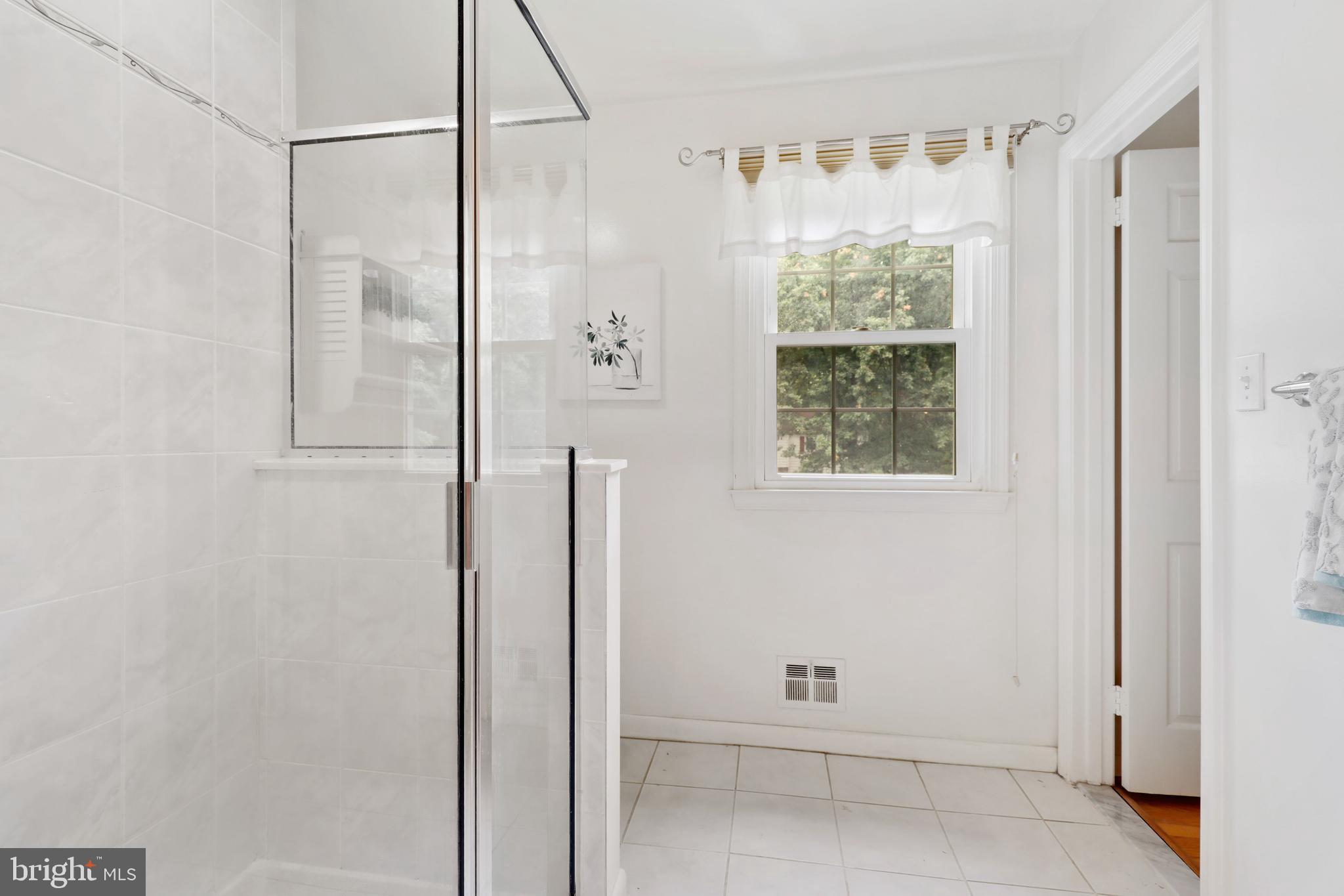 2206 Forest Ridge Road Lutherville-Timonium, MD 21093 - Photo 28 of 49 Upper Level Full Bath
