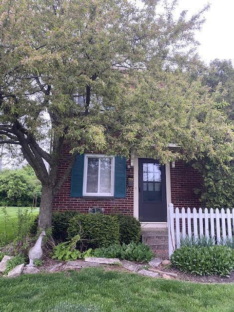 1864 Kentwell Road Upper Arlington, OH 43221 - Photo 1 of 16