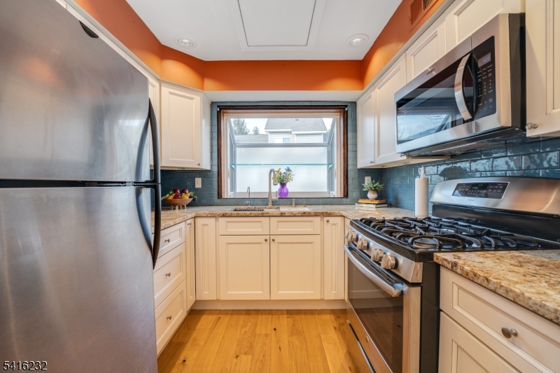 32 Morgan Court Bedminster, NJ 07921 - Photo 11 of 21