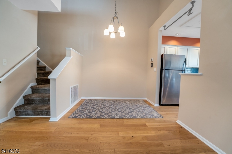 32 Morgan Court Bedminster, NJ 07921 - Photo 8 of 21