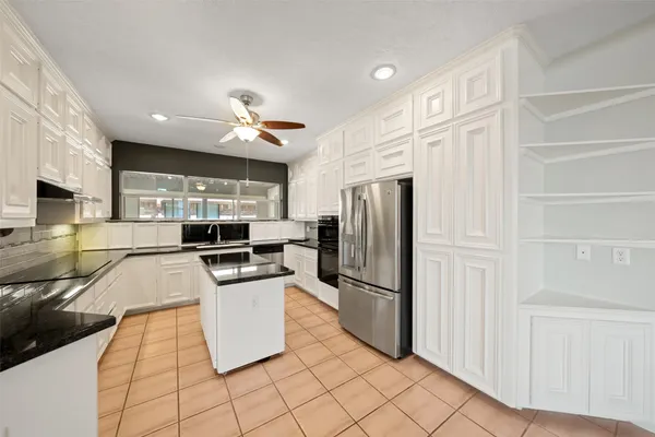 $939,000 | 7 Brookhaven Point, Montgomery, TX 77356