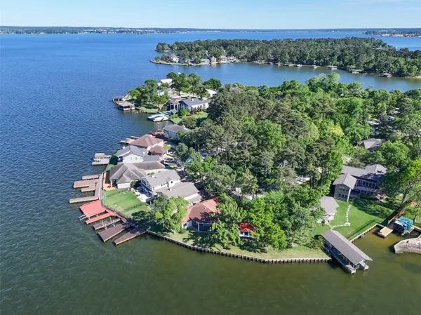 $939,000 | 7 Brookhaven Point, Montgomery, TX 77356